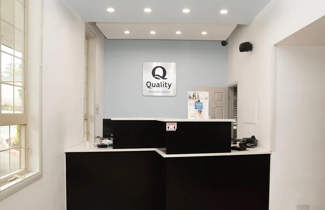 Quality Inn Portland Airport Pdx-1