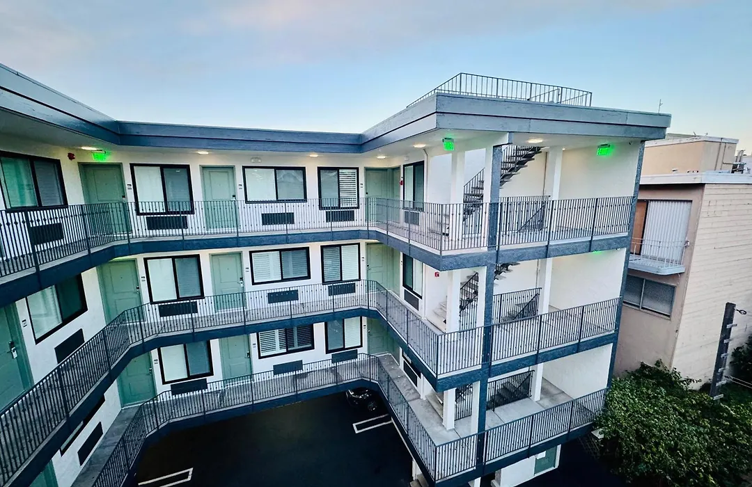 La Casa Inn-1