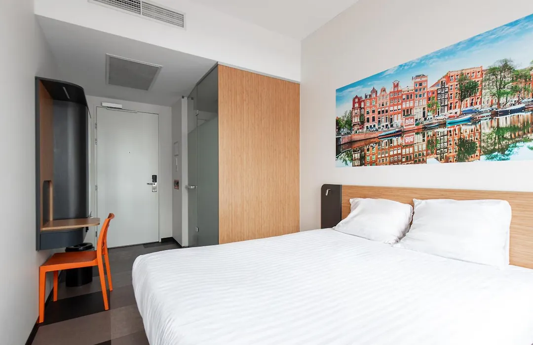Easyhotel Amsterdam Arena Boulevard-1