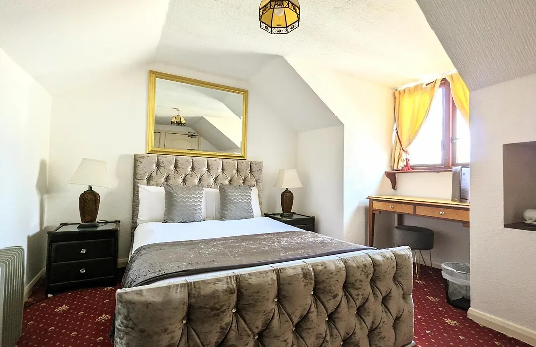 Brookside Hotel & Residents Bar , Cozy Lounge Areas & Terrace ,Suitable For Solo Travelers Couples Educational Groups Families & Contractors Welcome-1