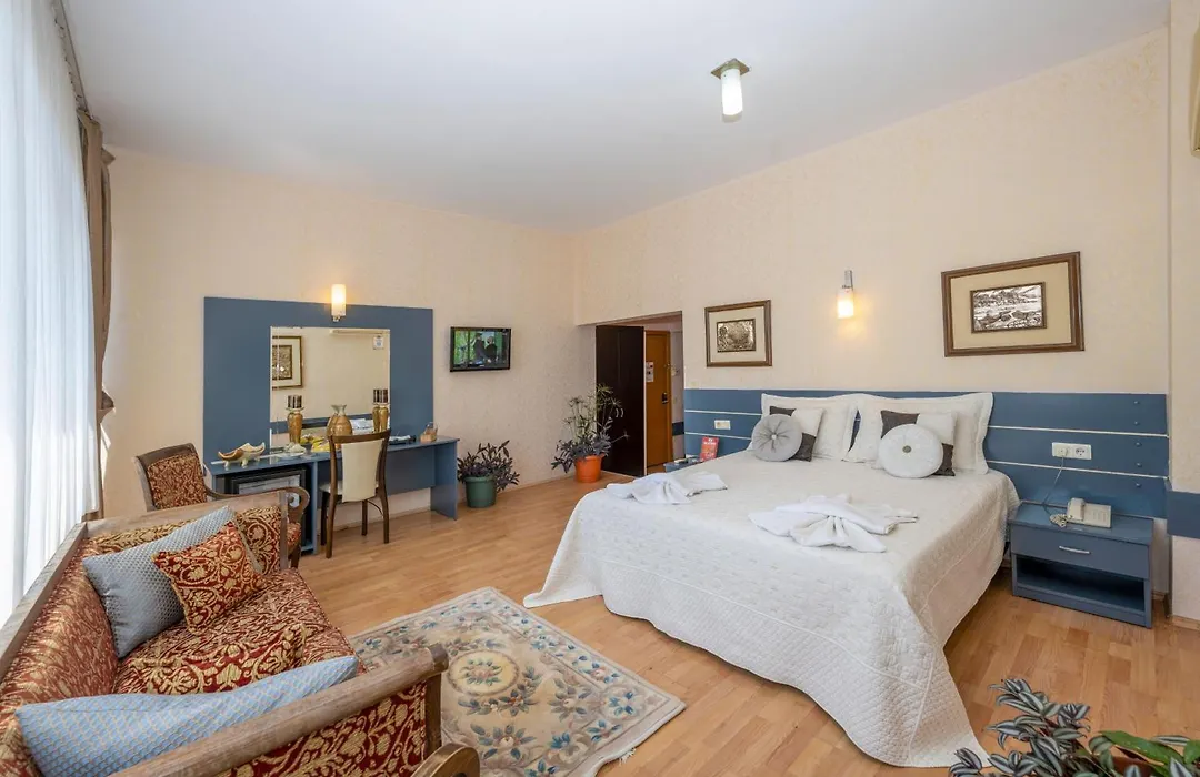 Grand Ons Hotel-1
