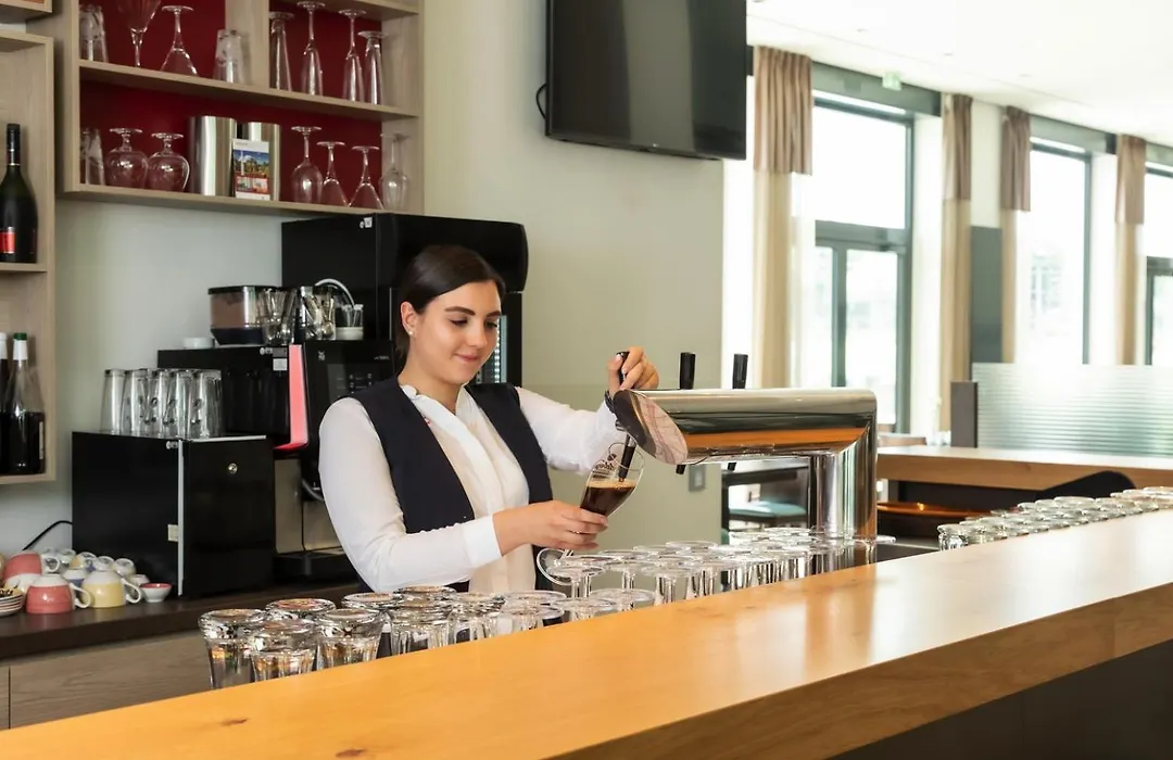 Intercityhotel Dresden-1