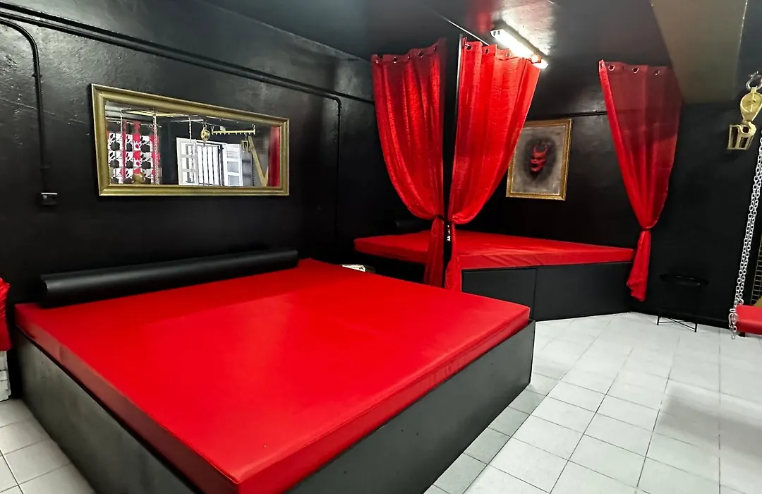 Paradise Resort - Fkk Swinger & Nudist Couples Only-1
