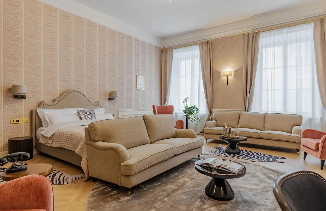 Hotel Unicus Palace Old Town - Destigo Hotels-1