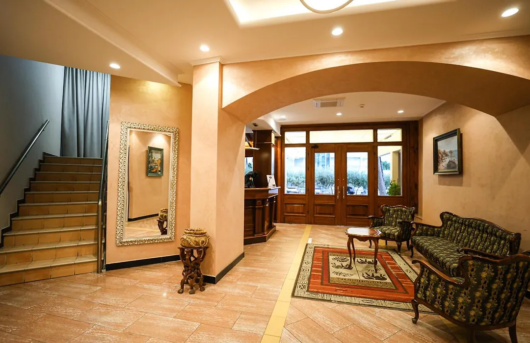 Hotel Majestic-1