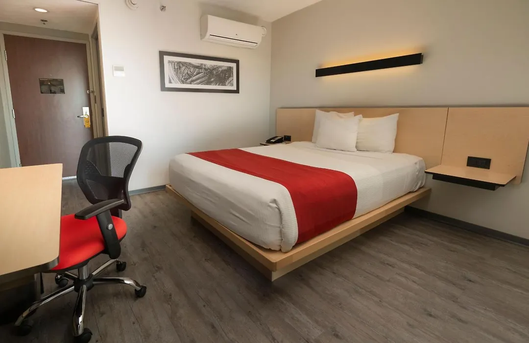 City Express By Marriott Santiago Aeropuerto-1