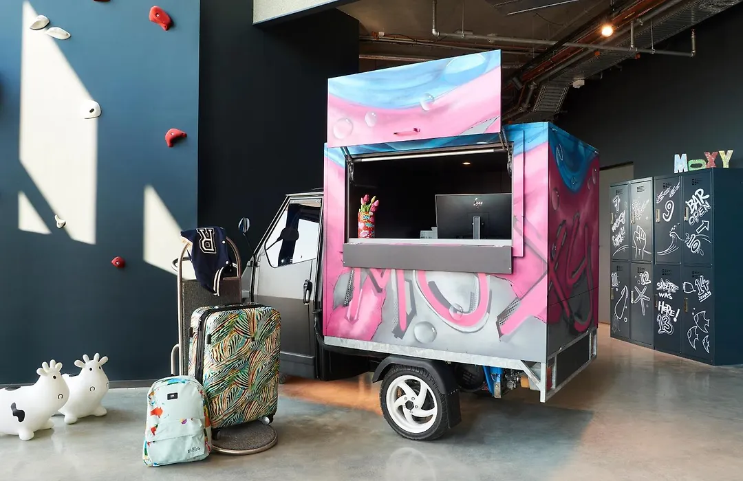 Moxy Amsterdam Schiphol Airport-1