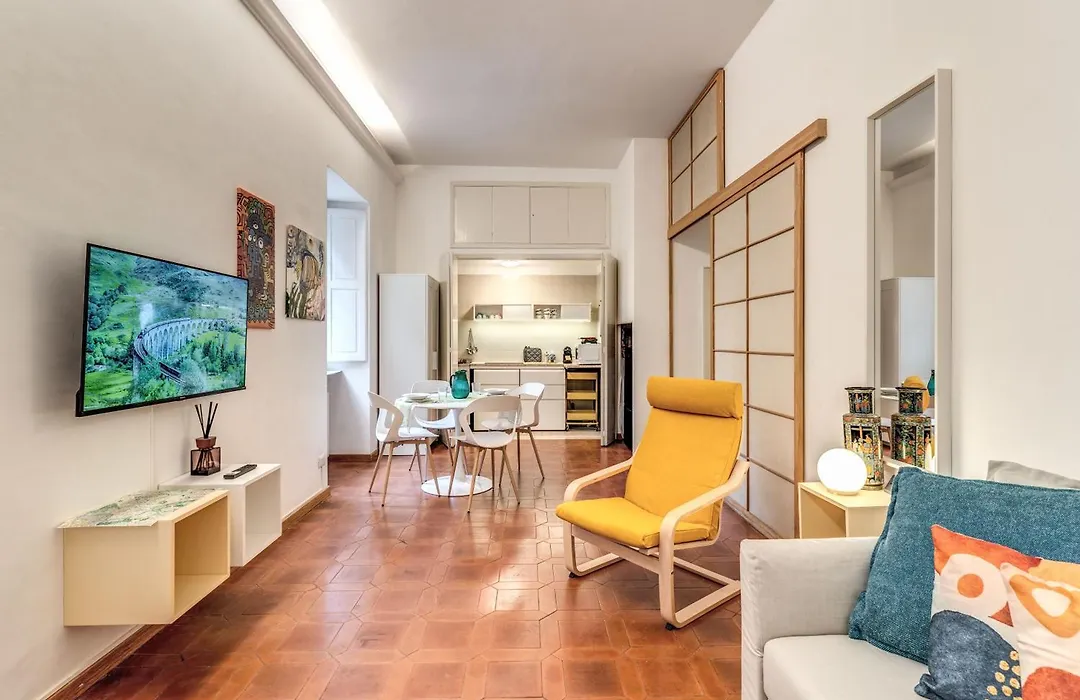 Elegant Apartment Behind The Colosseum-1
