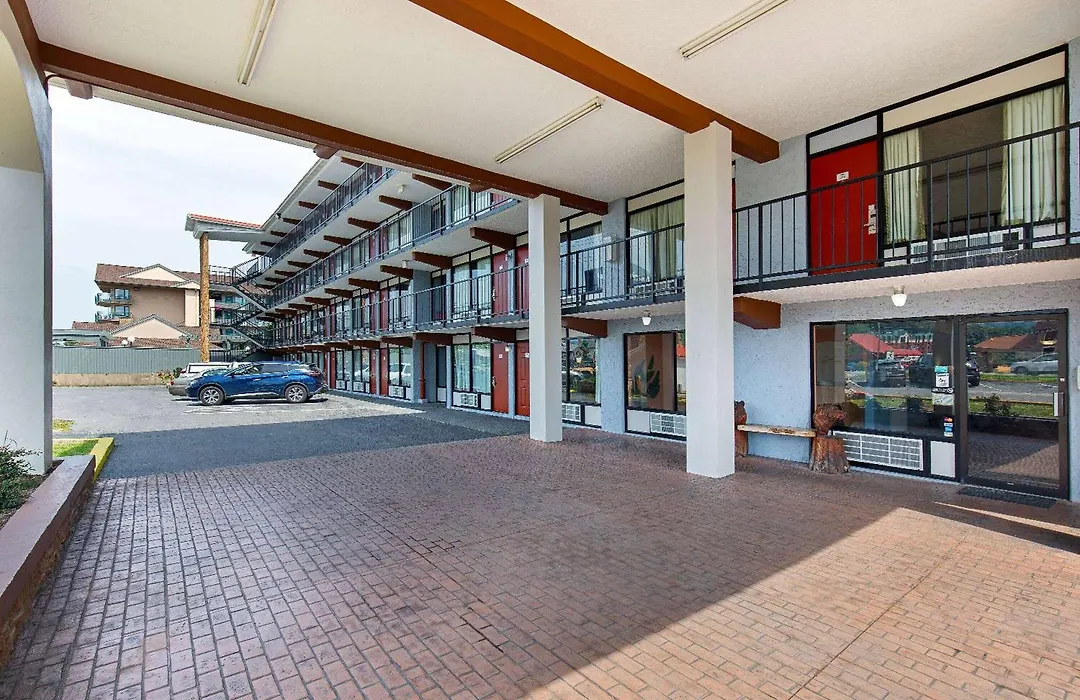 Americana Inn A Travelodge By Wyndham-1