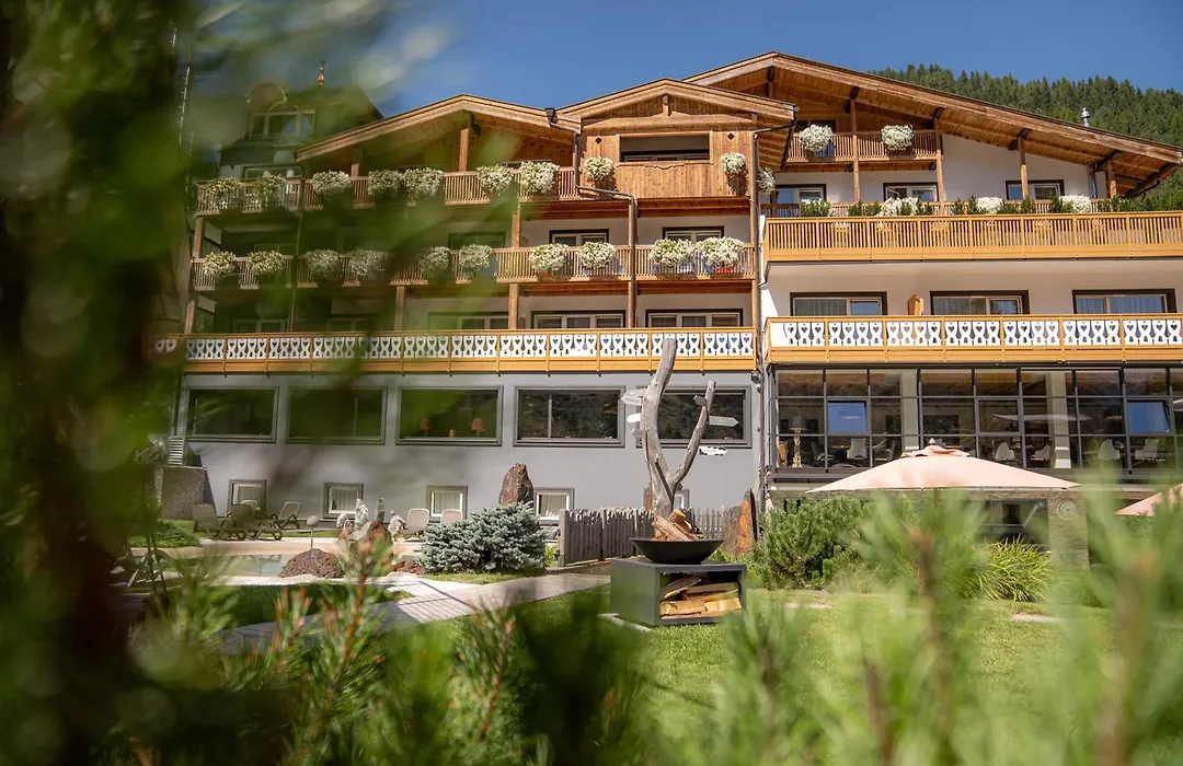 Croce Bianca Leisure & Spa Hotel-1