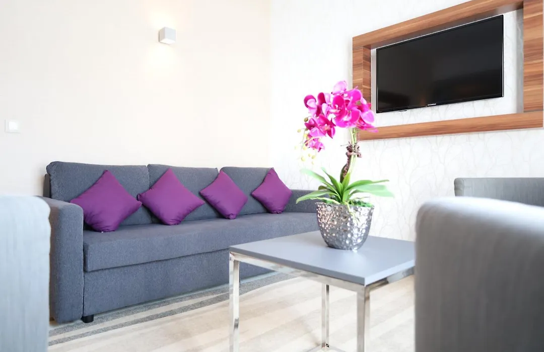 Warsaw Plaza Hotel-1