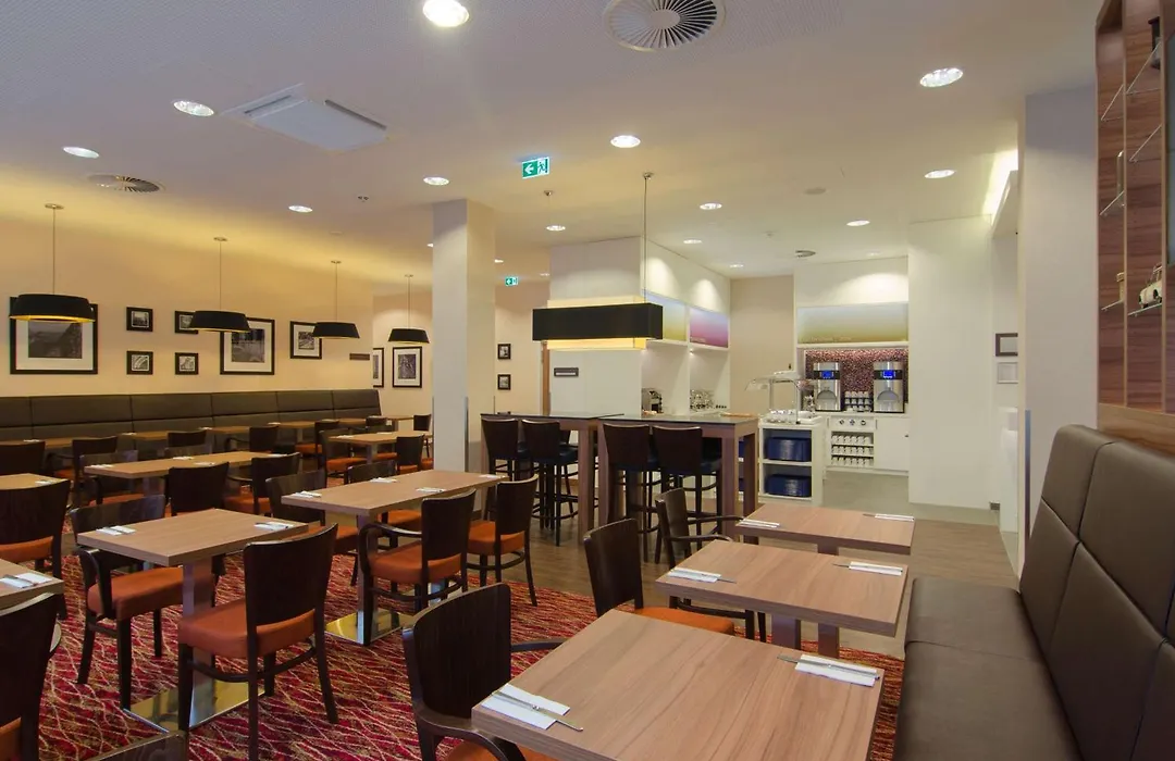 Hampton By Hilton Nuernberg City Center-1