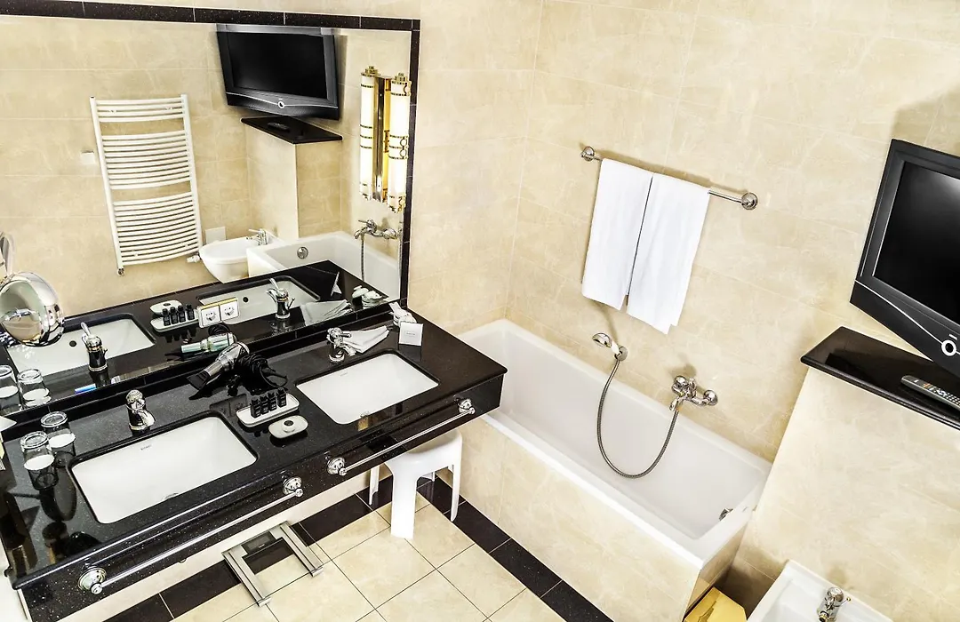 Hotel Suitess-1