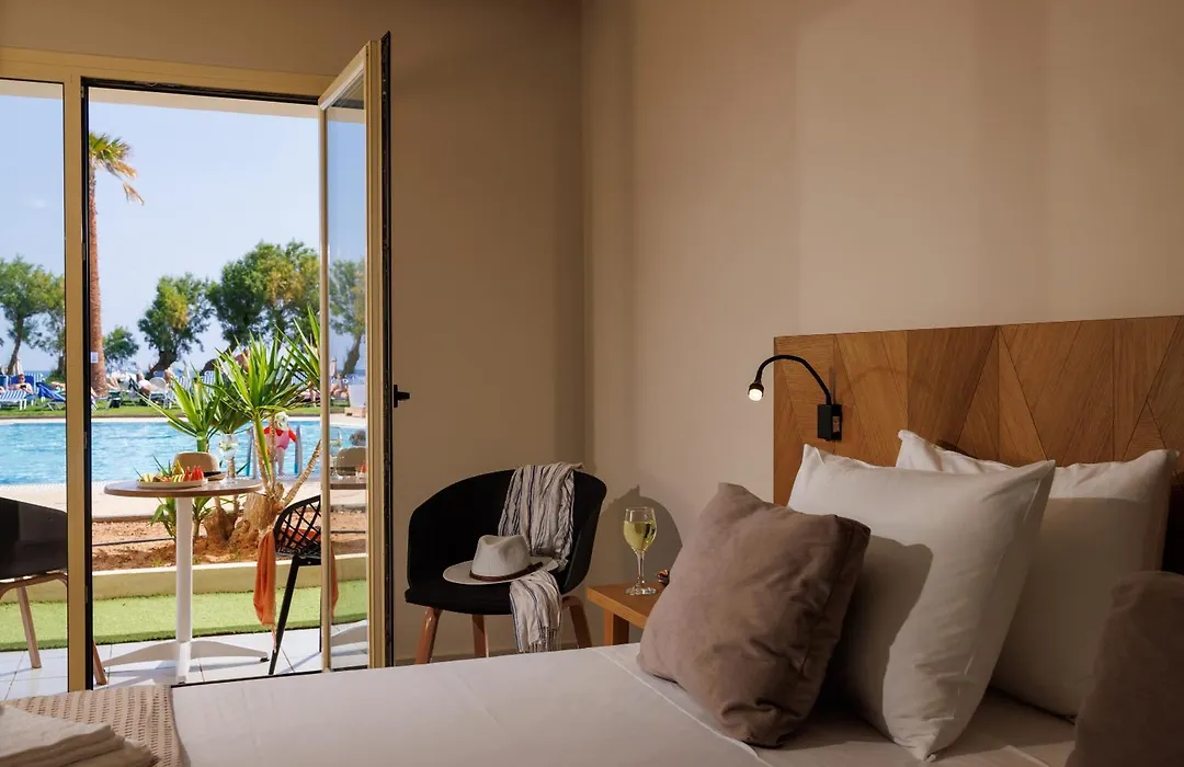 Malia Bay Beach Hotel & Bungalows-1