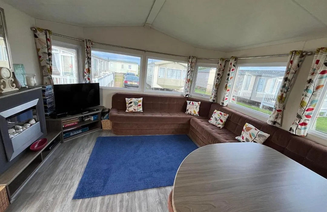 Ormesby 8, Haven Holiday Park, Caister - Four Bedroom, Sleeps 8, Pets Welcome - 2 Minutes From The Beach! Entertainment Passes Required-1