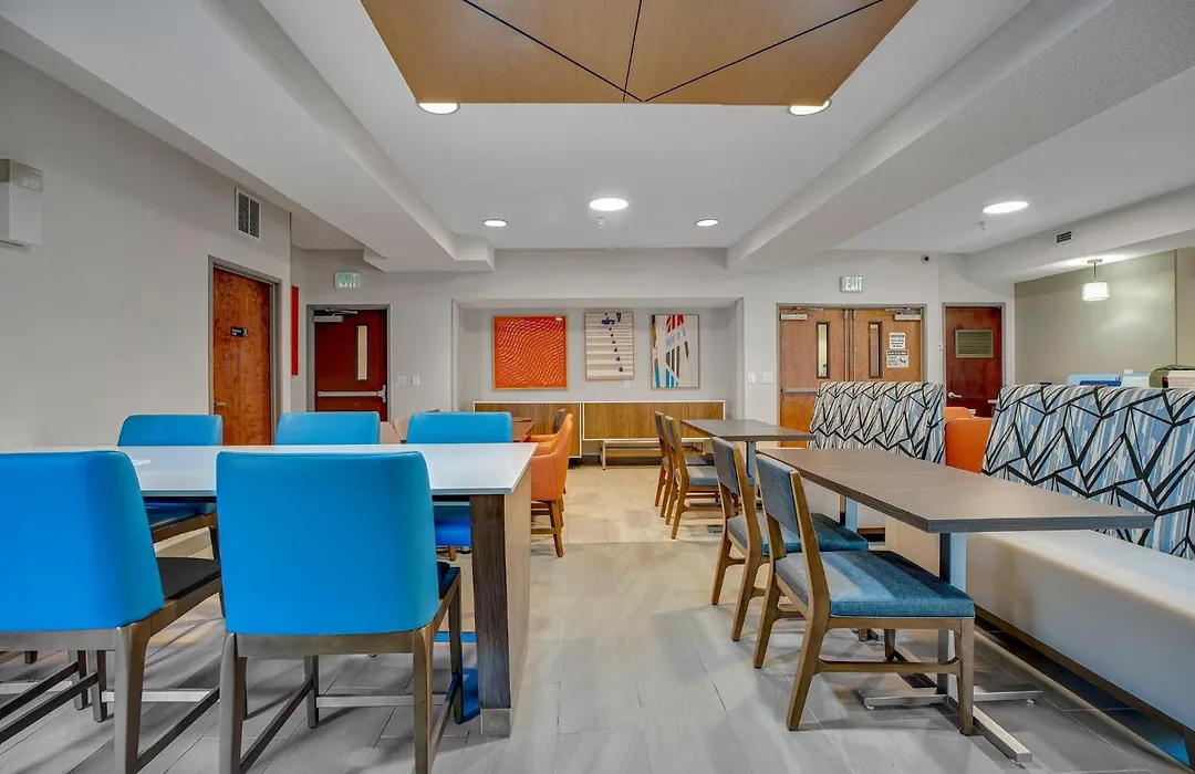 Holiday Inn Express Hotel&Suites Portland - Jantzen Beach, an IHG Hotel-1
