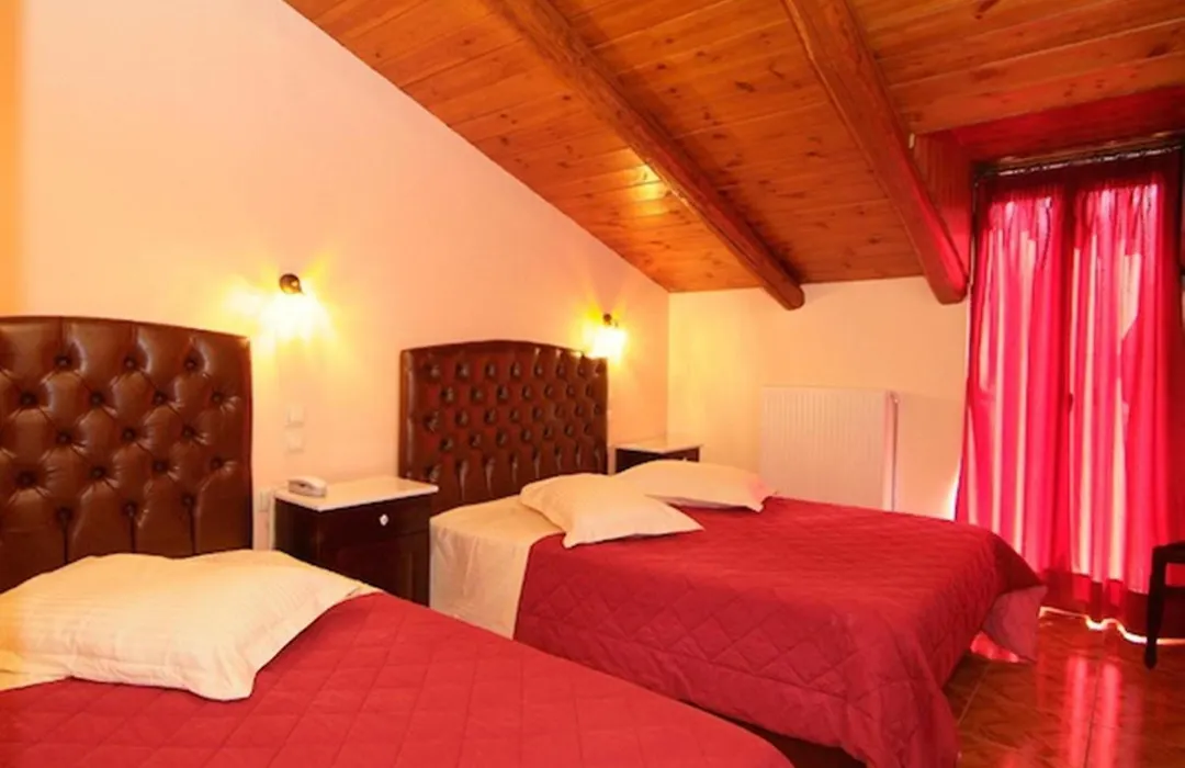 Hotel Varonos-1