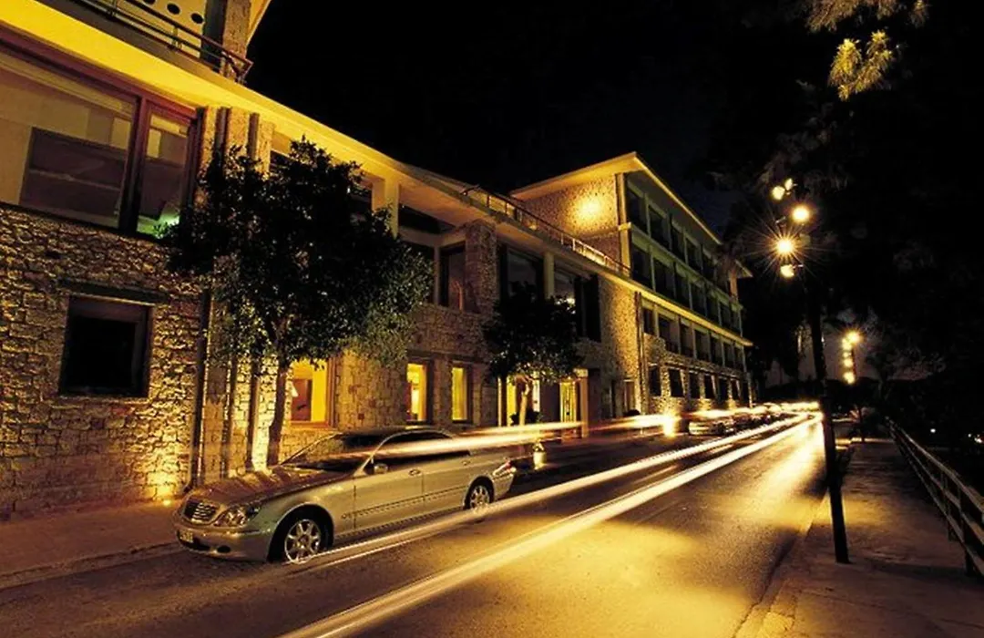 Amphitryon Hotel-1