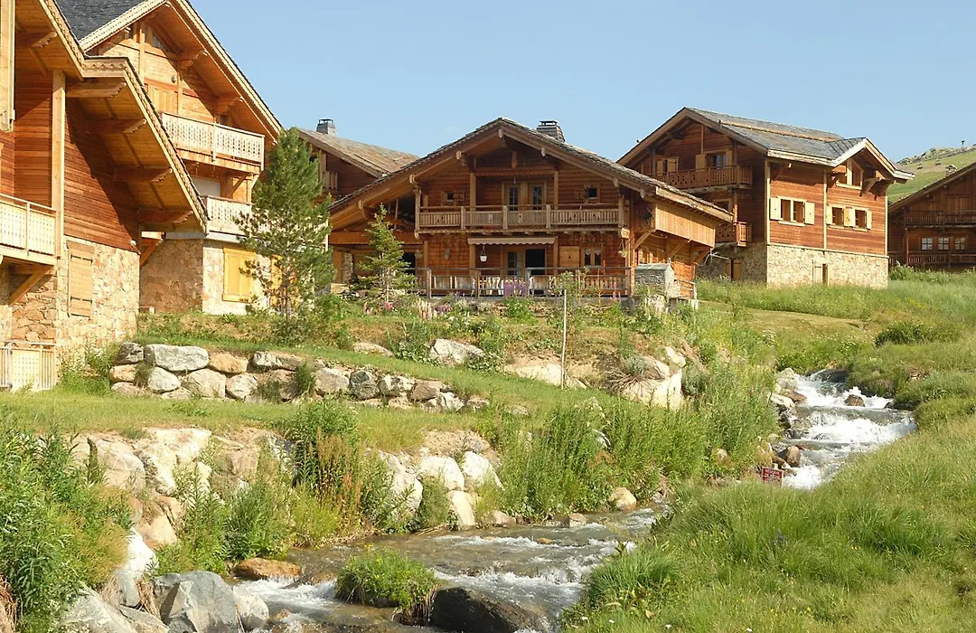 Madame Vacances Les Chalets de l'Altiport-1