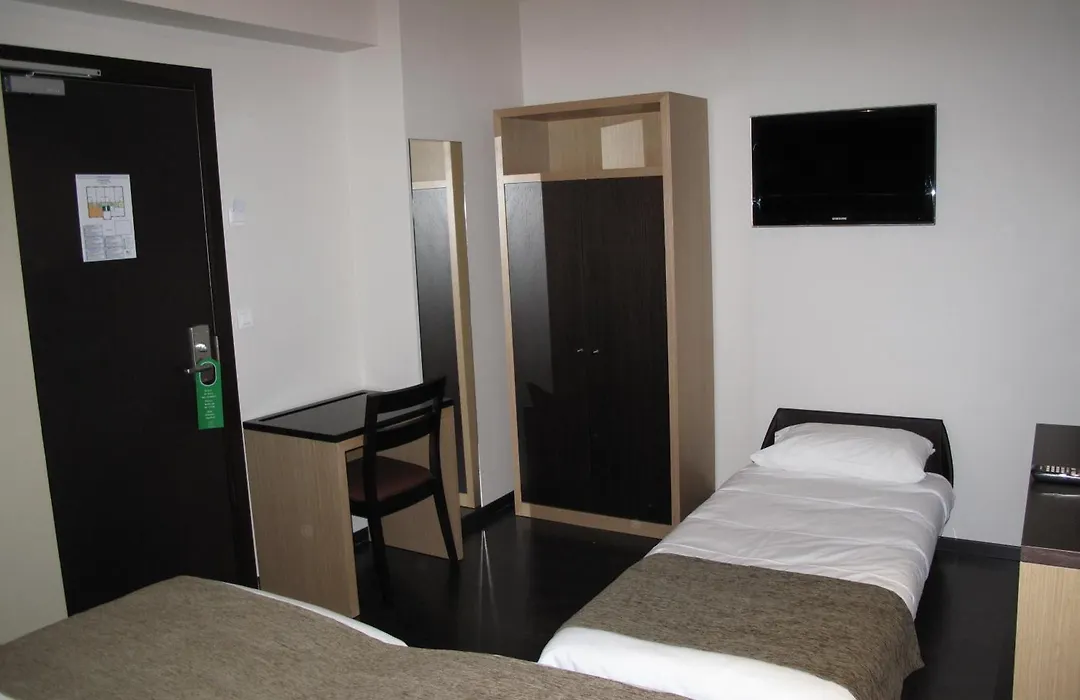 Source Hotel-1