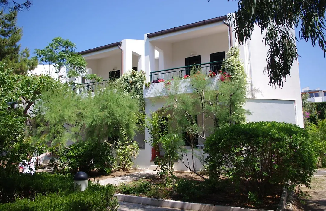 Baia Degli Aranci Suite & Apartments-1