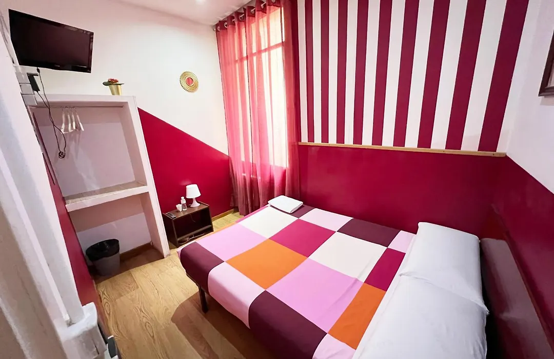 Hostal La Casa De La Plaza-1