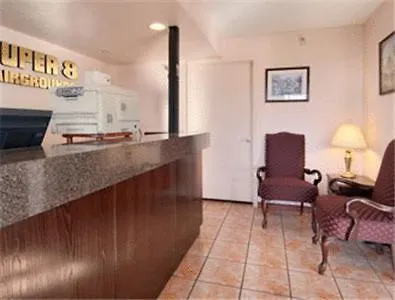 Super 8 By Wyndham Oklahoma Fairgrounds-1
