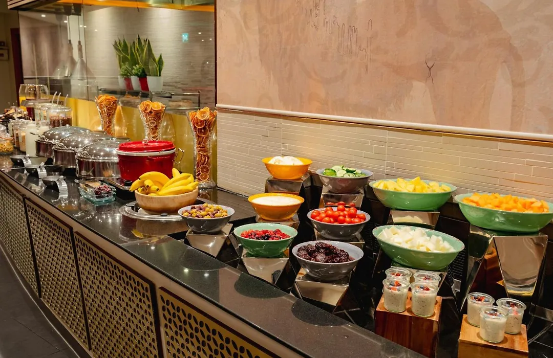 Sheraton Skyline Hotel London Heathrow-1