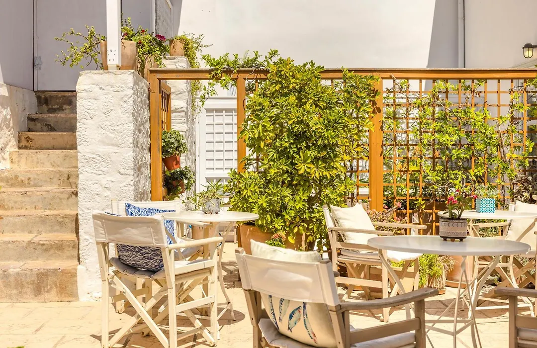 Hydra Hotel-1