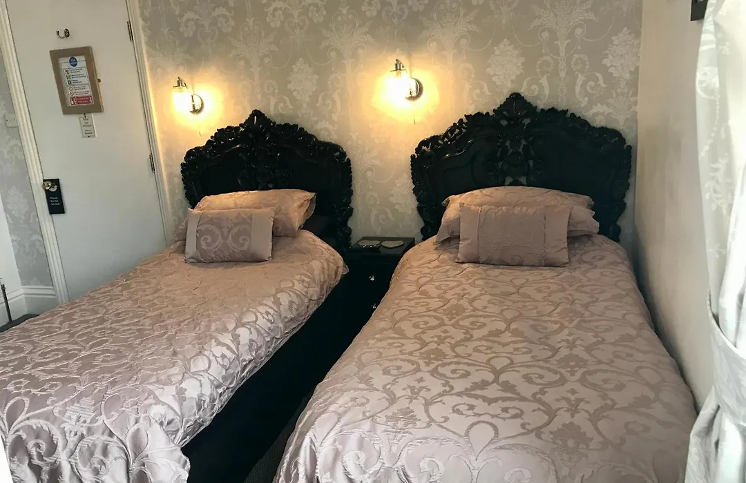 Norman Guest House With Free Parking-1