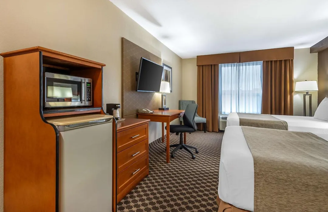 Best Western Strathmore Inn-1