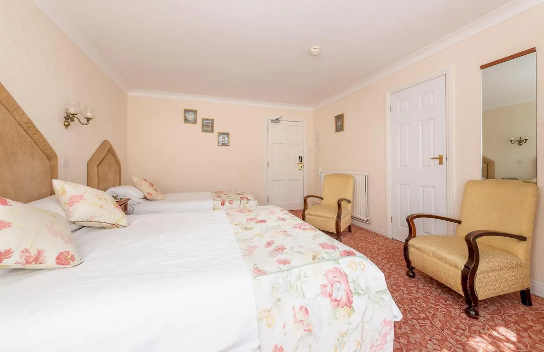 Royal Glen Hotel-1