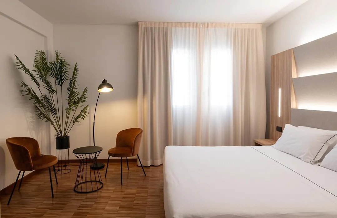 Bleis Hotel-1
