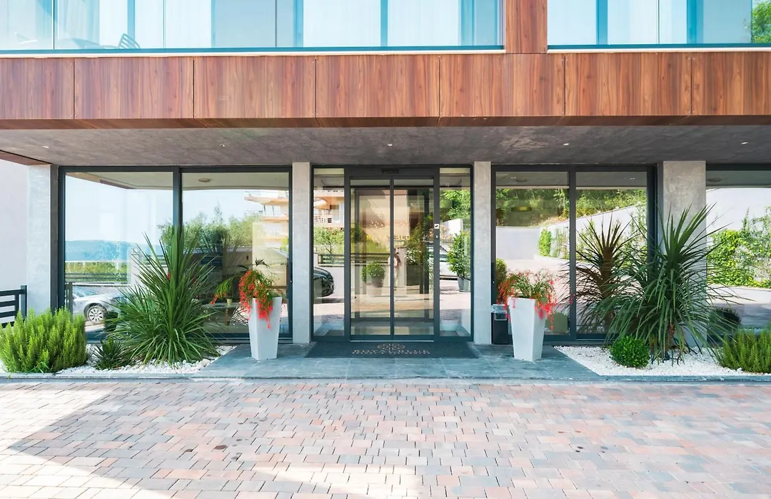 Royal Blue Resort&Residences-1