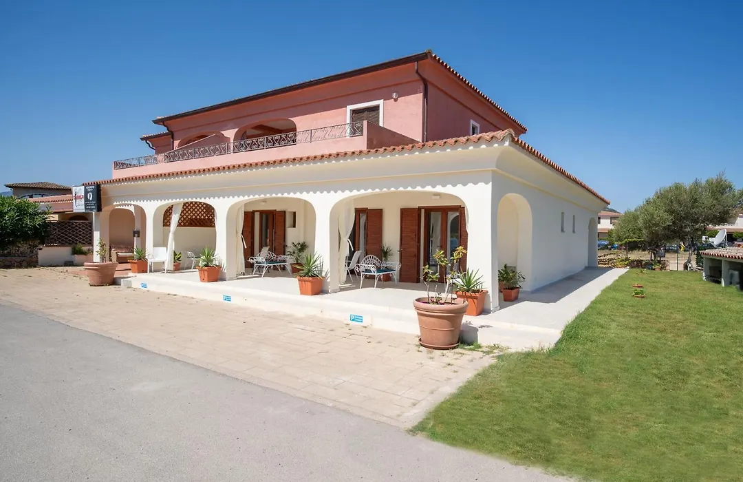 Ambra Holiday Rooms - Rooms & Beach-1