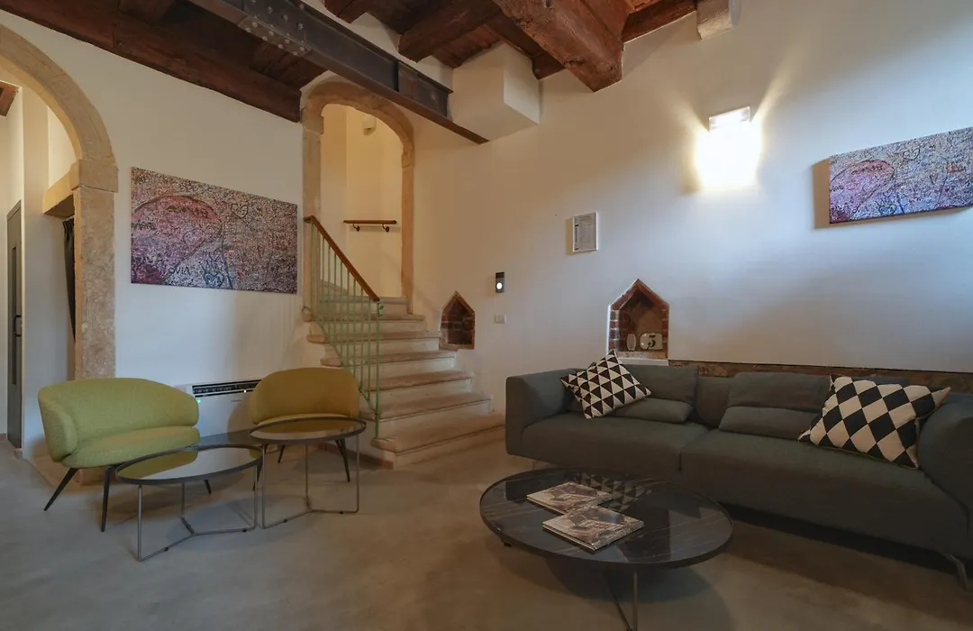 Palazzo Di Giulietta - Juliet'S Palace Verona-1