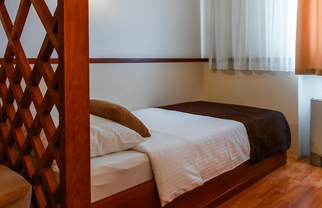 Hotel Saraj-1