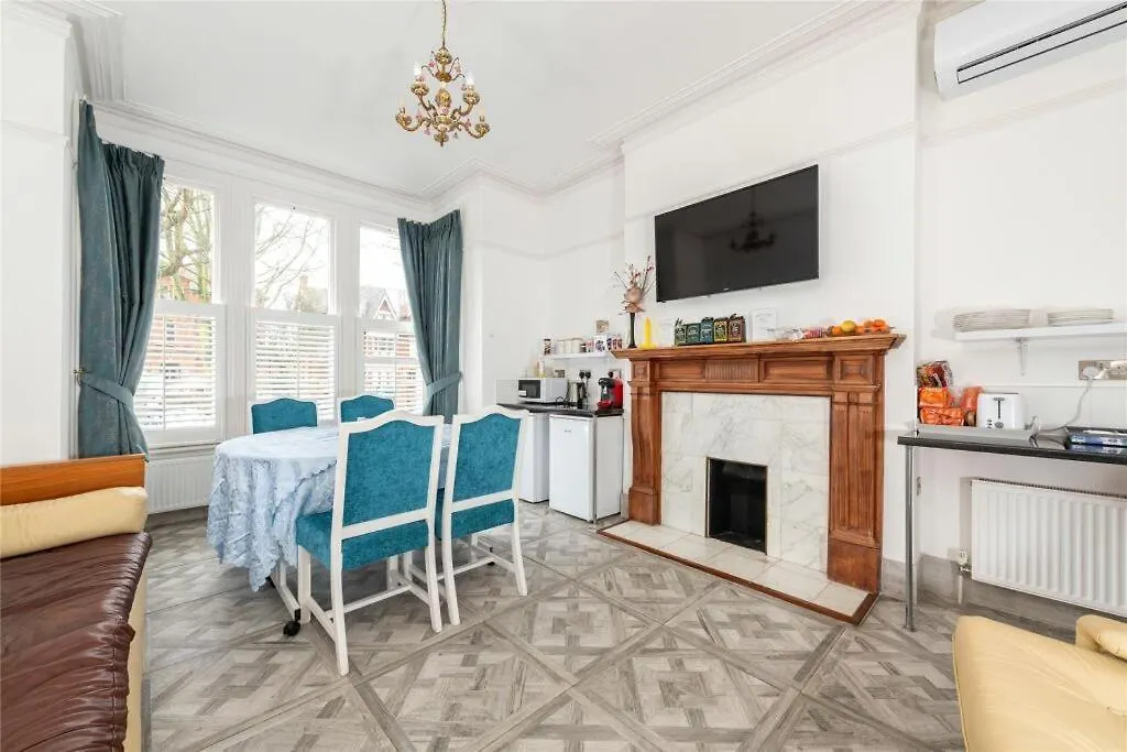 De Parys Guest House - Fully Airconditioned-1