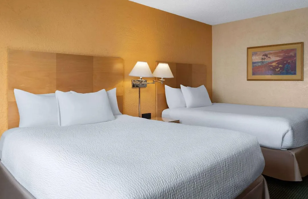 Ramada By Wyndham Tucson-1