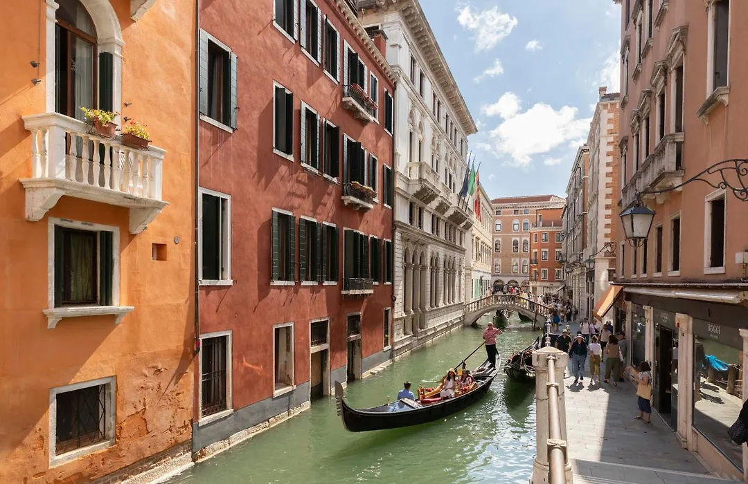 Palazzo Orseolo- Gondola View-1
