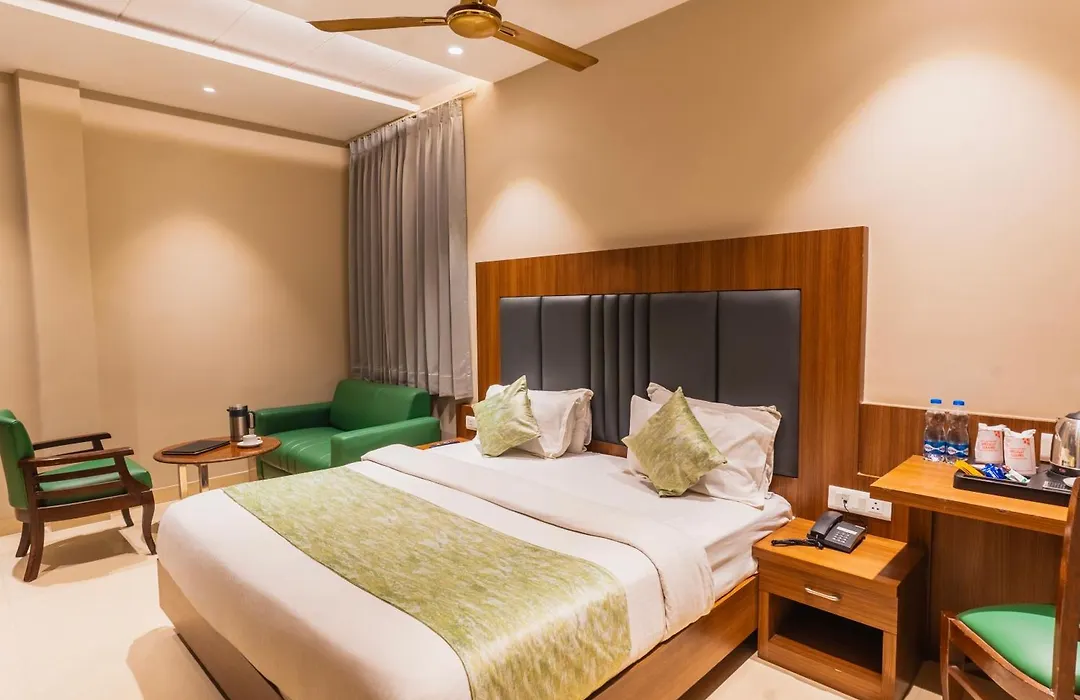 Hotel Amritsar International 2 Min Walk From Amritsar Bus Stand-1