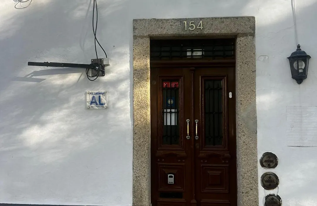 Avis Guesthouse-1