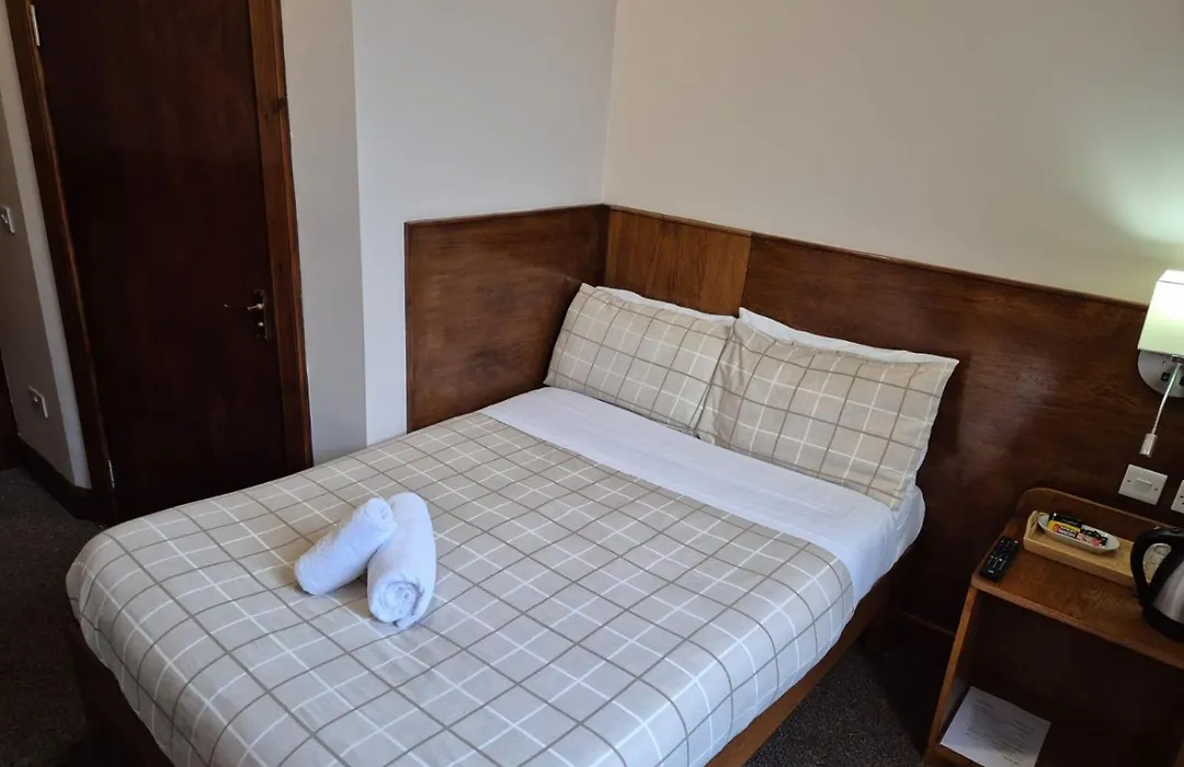 Douglas Hotel-1