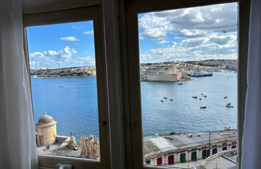 Grand Harbour Hotel-1