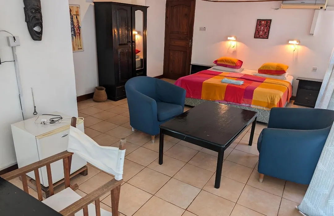 Q2 Bar & Guesthouse-1