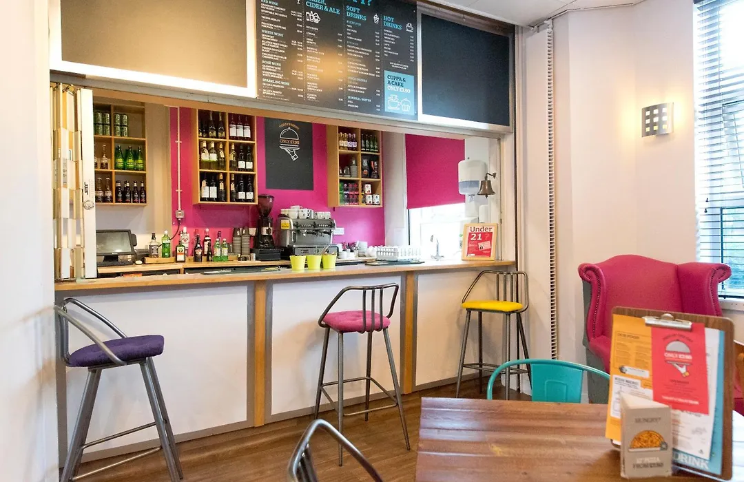 Yha London Thameside-1