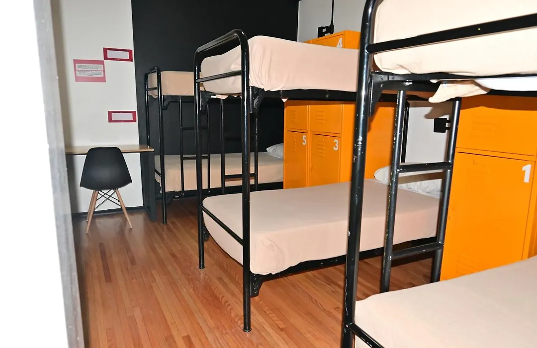 Hostel Mundo Joven Catedral-1