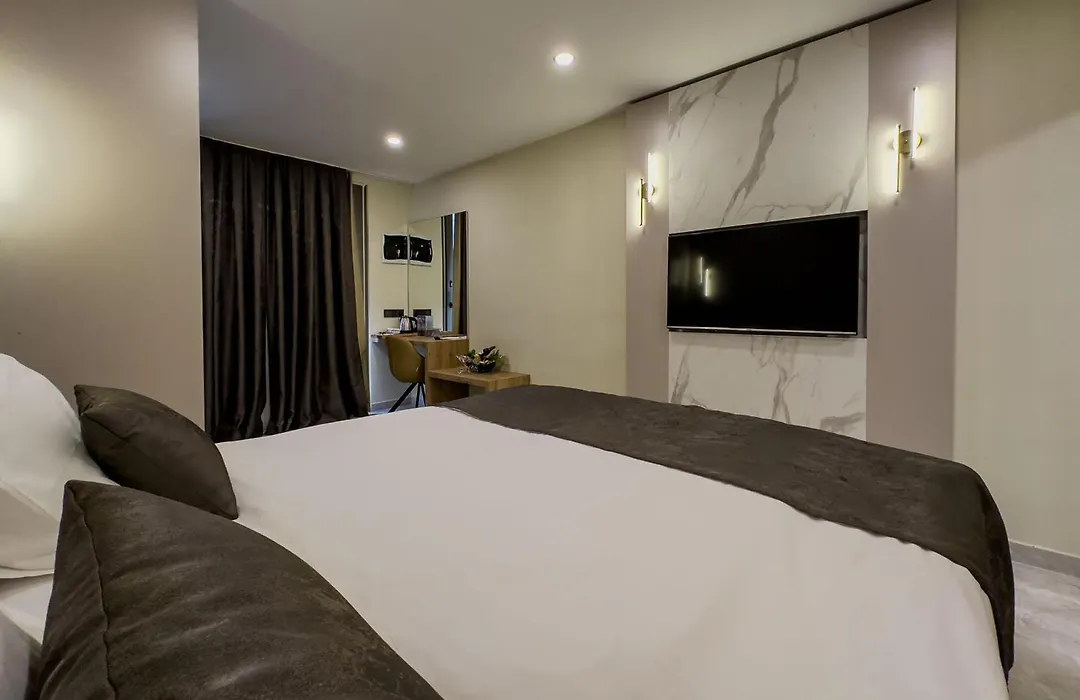 Quality Gold Suite Hotel-1