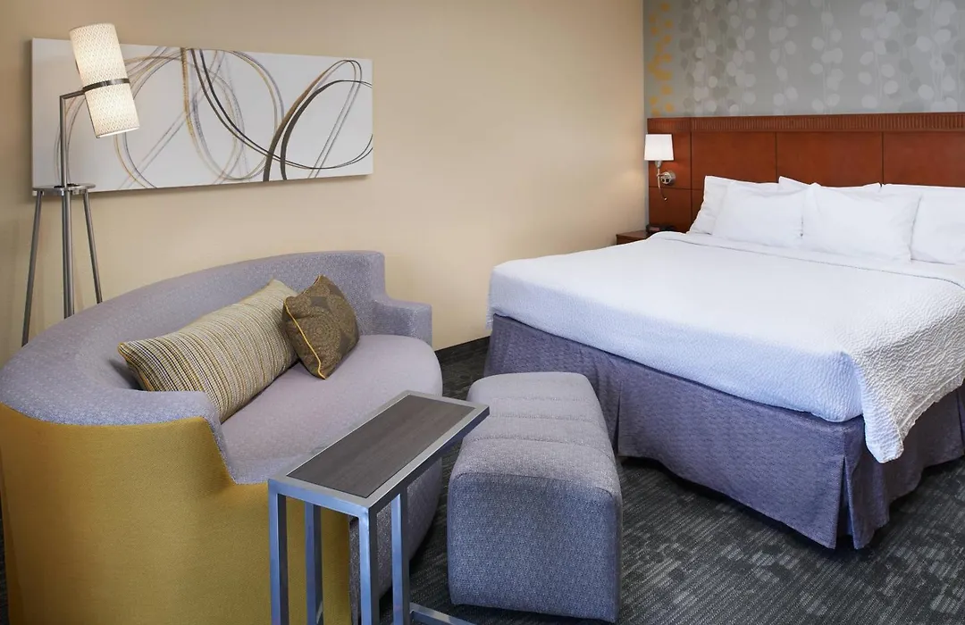 Courtyard By Marriott Rockford-1