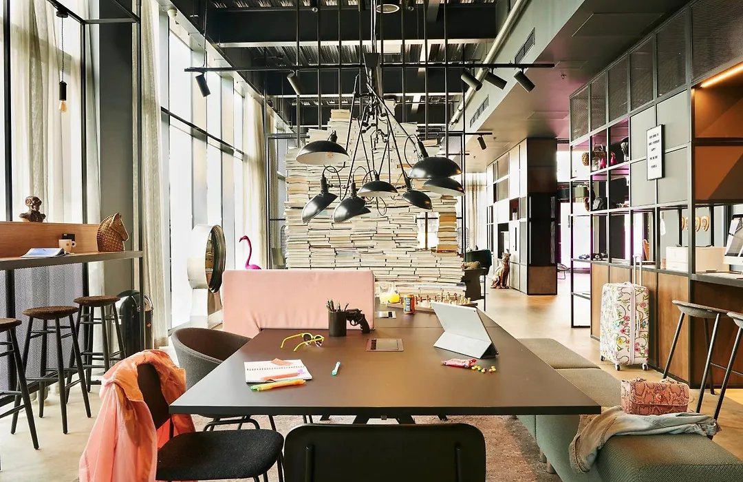 Moxy Edinburgh Airport-1